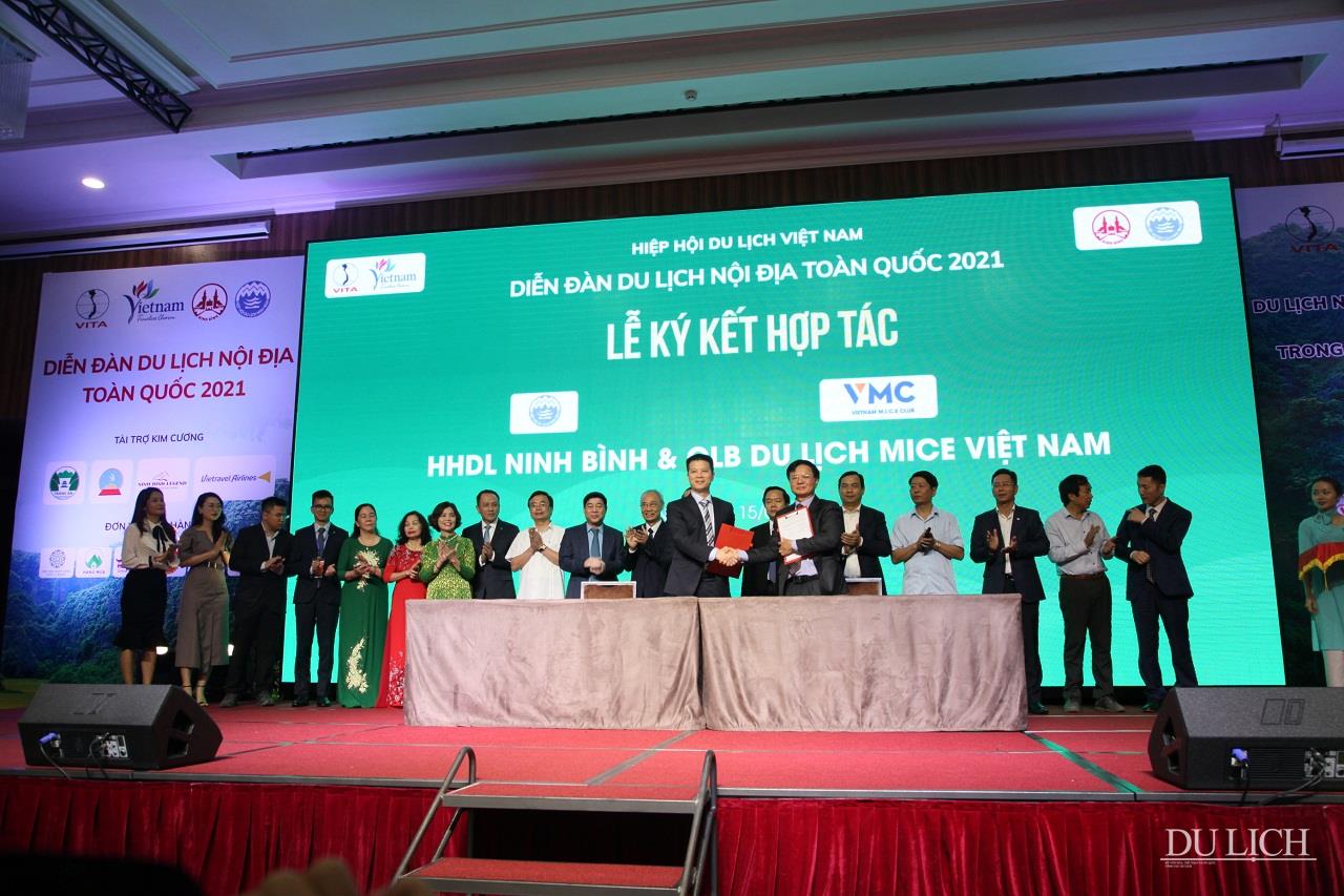 Lễ ký kết hợp tác giữa Hiệp hội Du lịch Ninh Bình và CLB Du lịch MICE Việt Nam